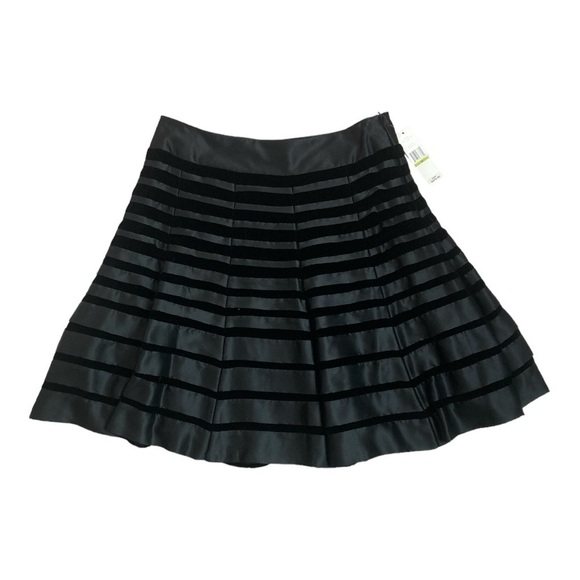 Carmen Marc Valvo Silk/Velvet Striped A-Line Skirt. - Picture 3 of 9